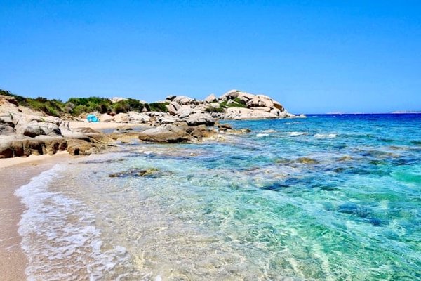 Comment profiter des plages cachées de la Côte Amalfitaine en Italie ?